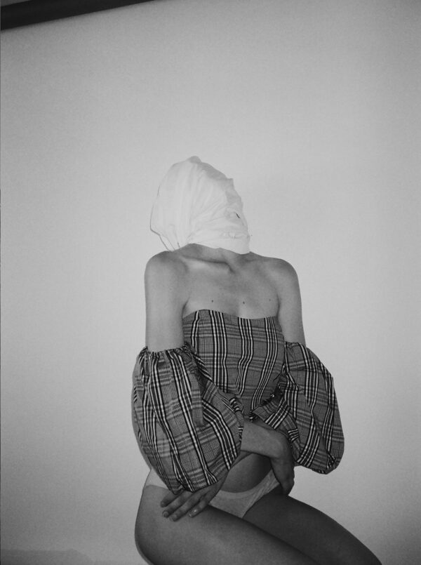 Маргарита Смагина. The wolf who lives under the rock X, 37,5х50