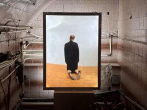 Кристина Башкова. Современный человек в поисках огня VII. Лайтбокс. 82x113