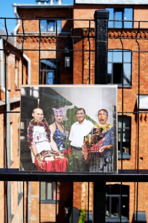 Взакусь. С тортом праздник новый год. 25х30