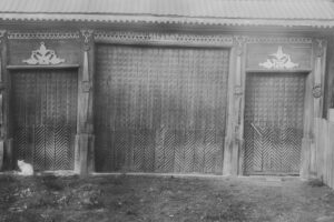 Федор Телков. Право веры. Ворота в поселке Становая. 53x80